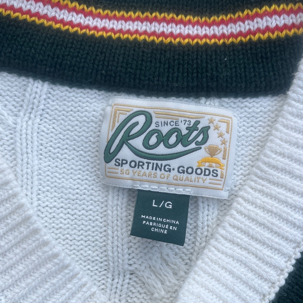 Roots Cable-Knit V-Neck Cricket Sweater with Green and Tan TrimSize Large - Picture 7 of 11